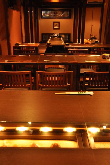 島料理と島酒と島唄に酔いしれて日々の疲れを癒しましょう☆