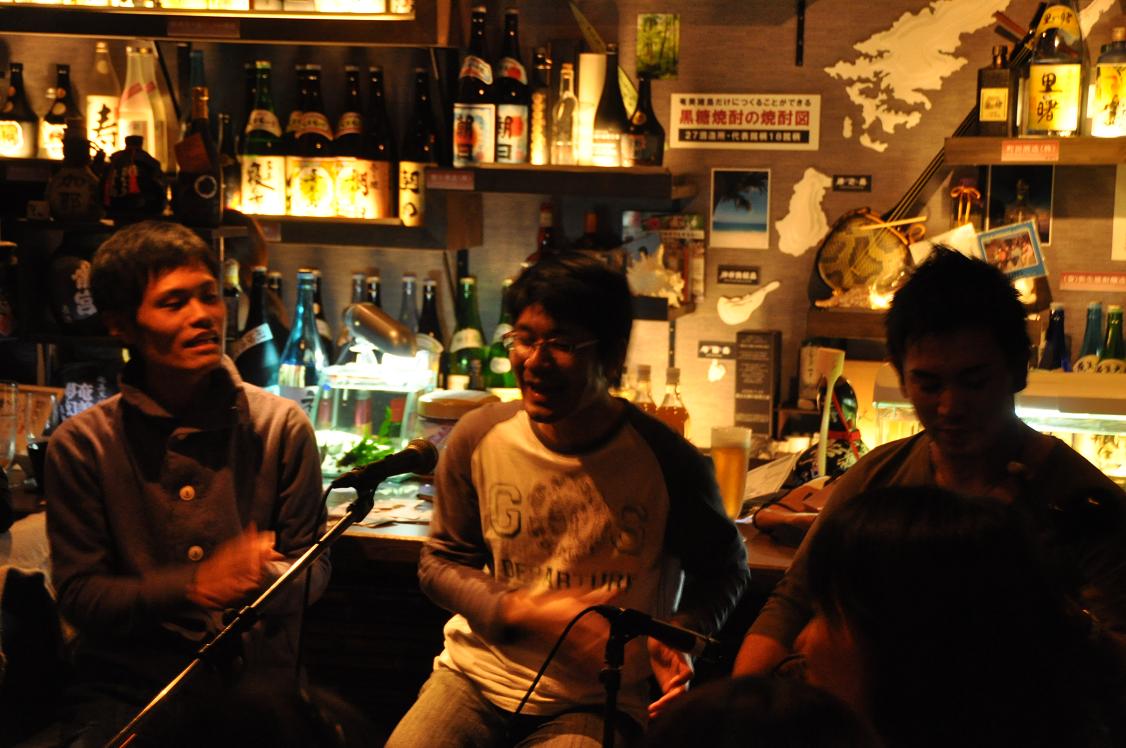 古き良き時代より受け継がれし島唄の唄者♪　　右から前山真吾氏・山元俊治氏・松元良作氏