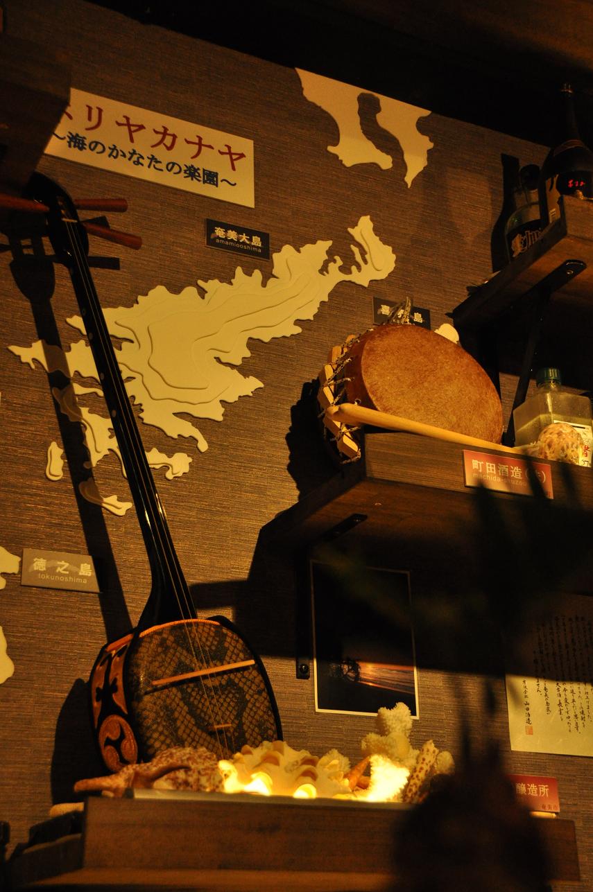 席は通常通り個室・テーブル・カウンターの席です。生の音をBGMのように・・・