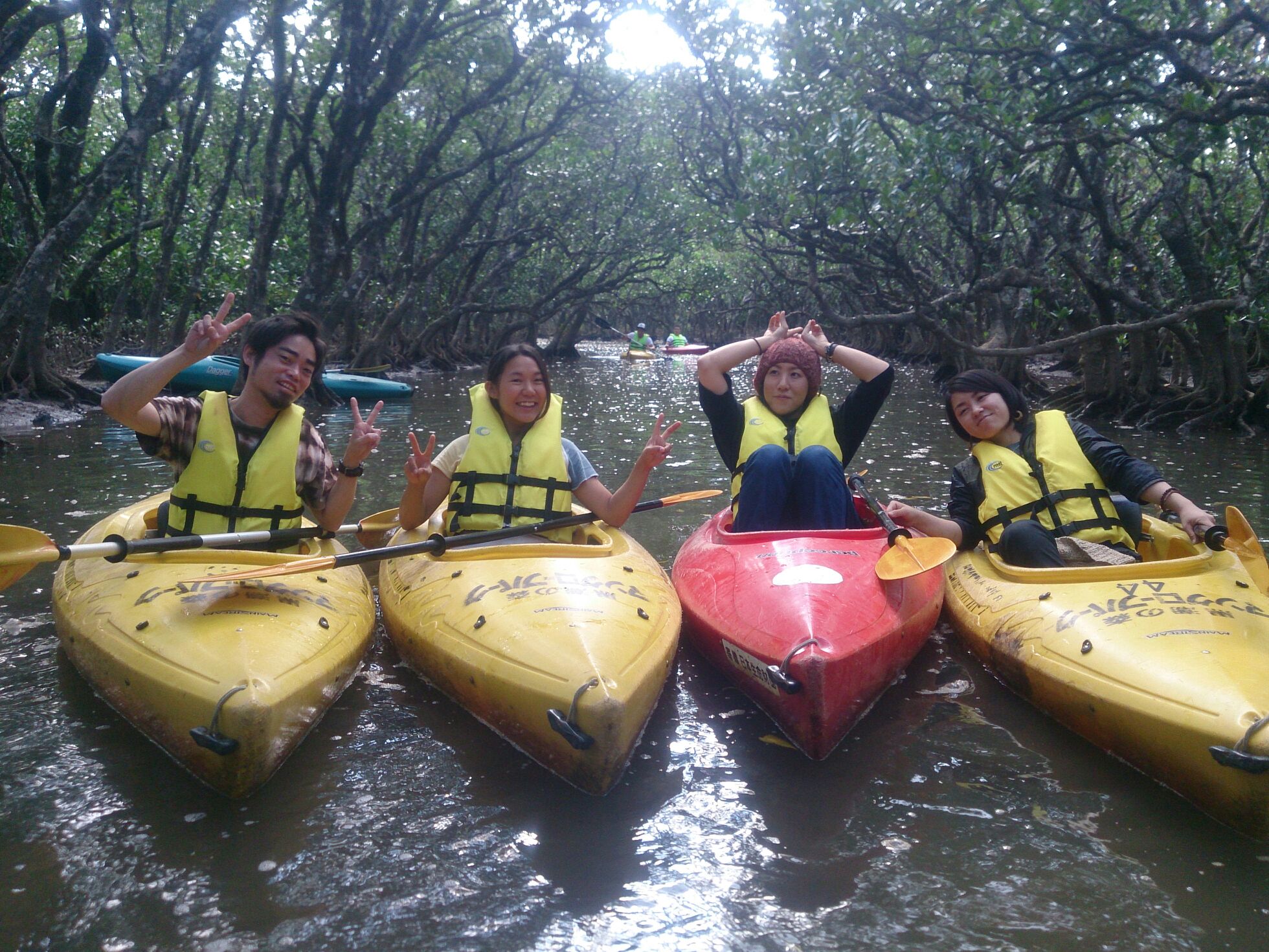 テレビでおなじみのカヌー体験などもしますよ